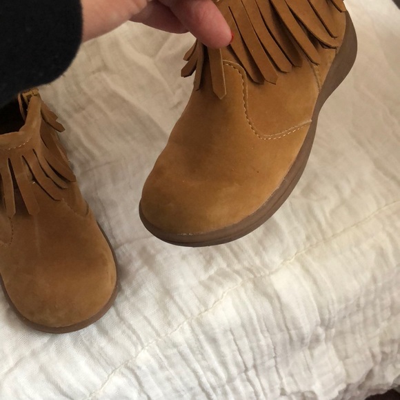 Carter’s Mocassins - Picture 3 of 4